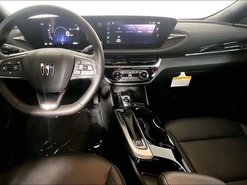 Used 2025 Buick Envista Sport Touring image 15