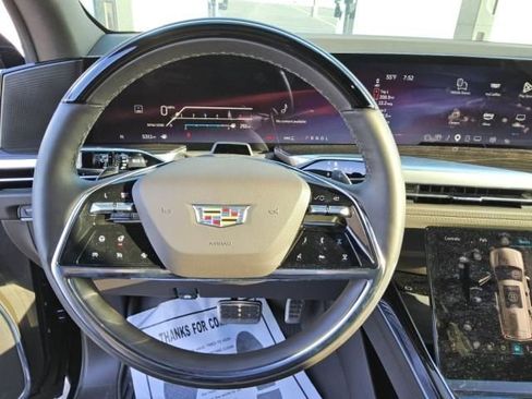 Used 2025 Cadillac Escalade ESV Premium Luxury w/ Touring Package AWD/4WD image 4