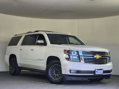 Used 2019 Chevrolet Suburban Premier w/ Premier Plus Edition AWD/4WD image 1