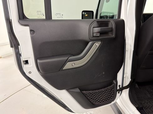 Used 2015 Jeep Wrangler Unlimited Sport AWD/4WD image 27