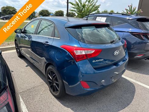 Used 2015 Hyundai Elantra GT FWD image 4