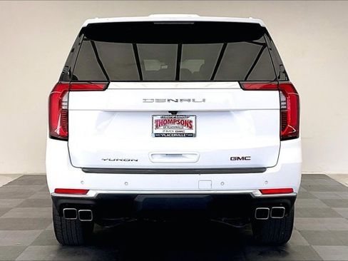 Used 2025 GMC Yukon XL Denali image 3