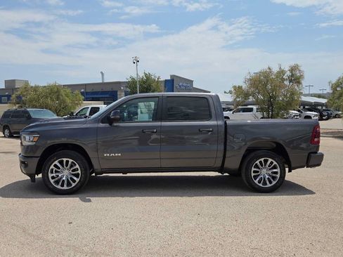 Used 2023 RAM 1500 Laramie AWD/4WD image 5