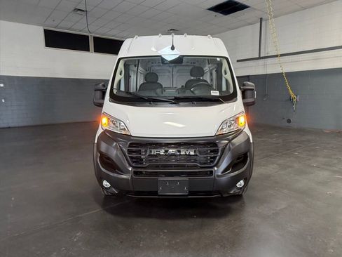 Used 2025 RAM ProMaster 2500 w/ Convenience Group image 5