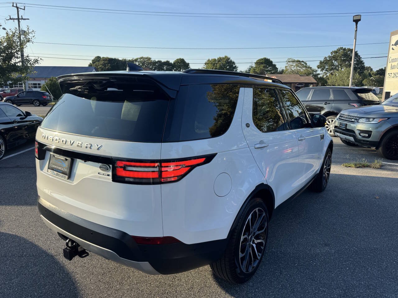 Used 2017 Land Rover Discovery HSE Luxury AWD/4WD image 5