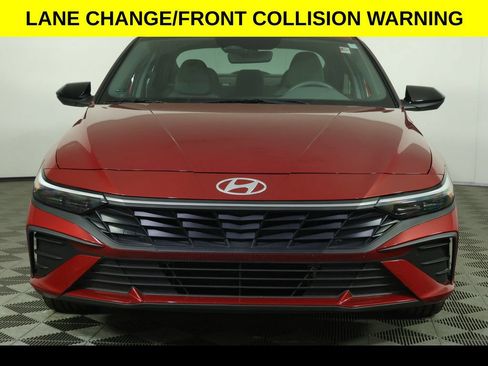 Used 2025 Hyundai Elantra SEL FWD image 8