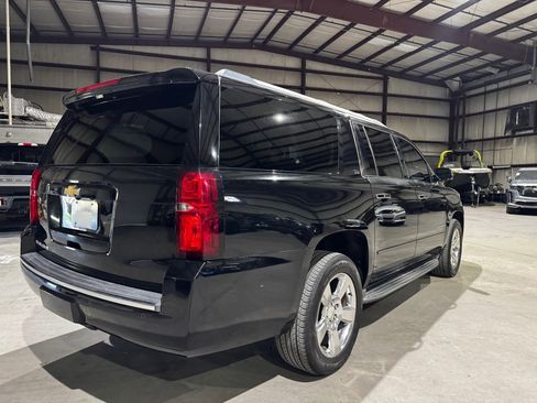 Used 2016 Chevrolet Suburban LTZ image 5