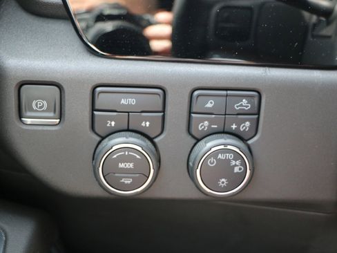 Used 2022 Chevrolet Silverado 1500 LT w/ Safety Package image 20