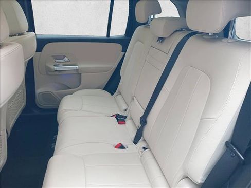 Used 2023 Mercedes-Benz GLB 250 image 12