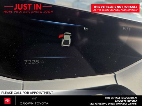 Used 2026 Toyota Prius XLE FWD image 5