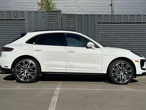 Used 2023 Porsche Macan image 9
