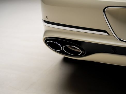 Used 2023 Bentley Continental GT Azure AWD/4WD image 30