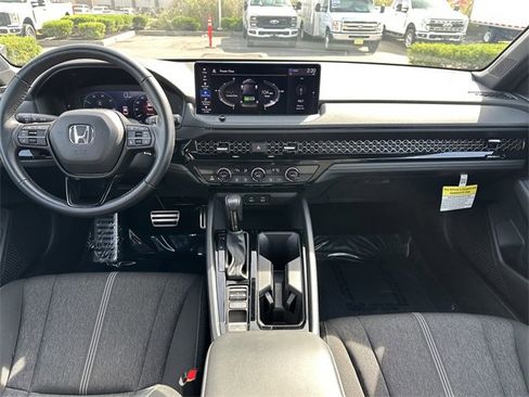 Used 2024 Honda Accord Sport image 15