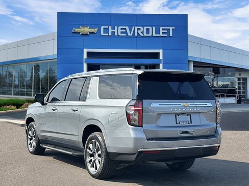 Certified 2023 Chevrolet Suburban LT w/ Luxury Package AWD/4WD image 3