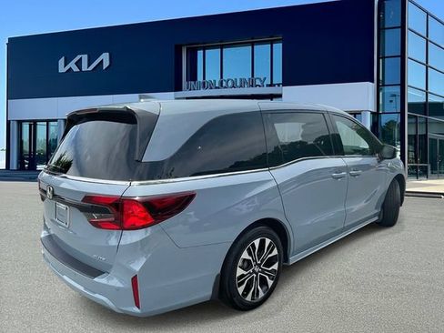 Used 2025 Honda Odyssey Elite image 6