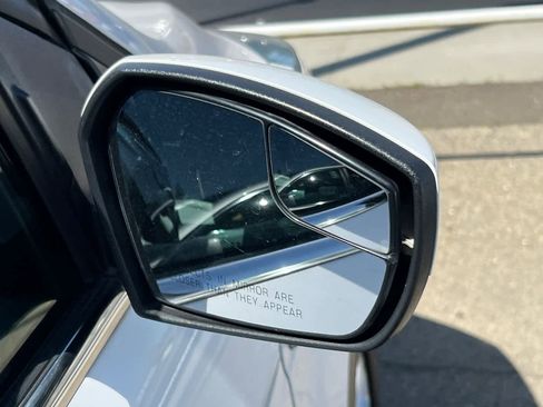 Used 2017 Ford Escape SE image 16