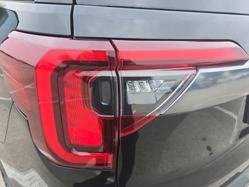 Used 2022 GMC Acadia AT4 w/ Technology Package image 33