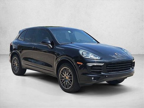 Used 2017 Porsche Cayenne Platinum Edition AWD/4WD image 3