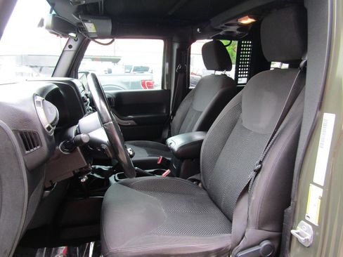 Used 2016 Jeep Wrangler Unlimited Sport image 8