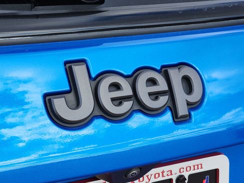 Used 2024 Jeep Compass Latitude w/ Convenience Group image 12