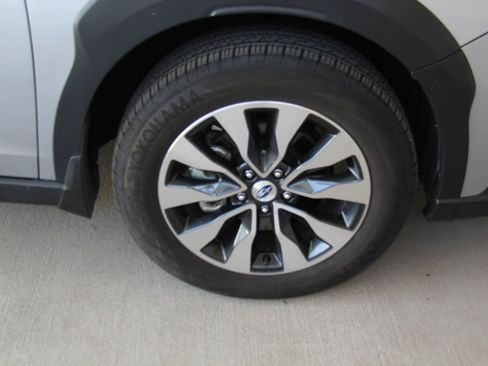 Used 2025 Subaru Outback Touring XT AWD/4WD image 33