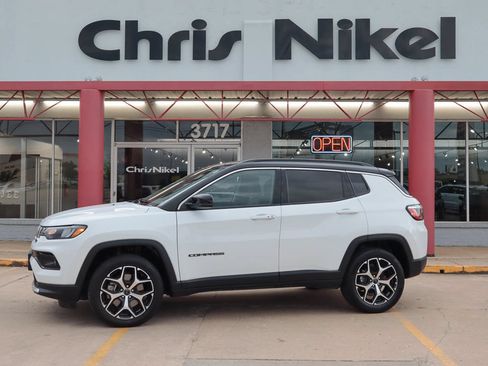 Used 2025 Jeep Compass Limited AWD/4WD image 1