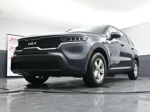 Used 2023 Kia Sorento LX image 20