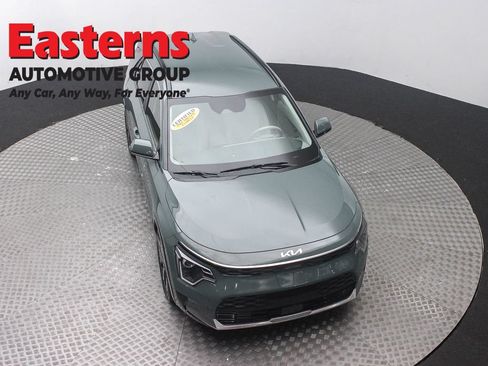 Used 2023 Kia Niro Wind w/ Wind Preserve Package FWD image 3