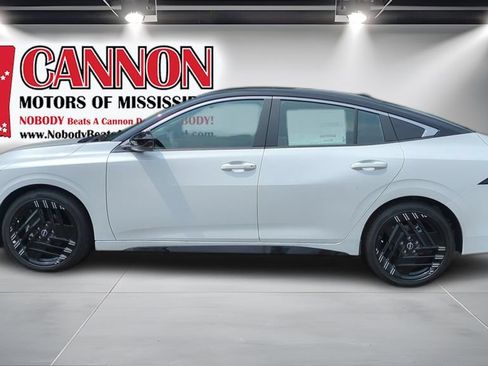 New 2026 Nissan Sentra SR w/ Floor Mat Package FWD image 8