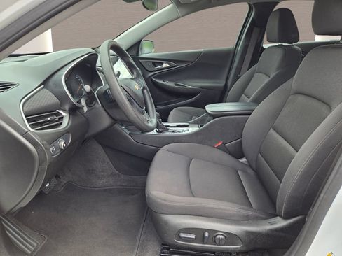 Used 2025 Chevrolet Malibu LT FWD image 19
