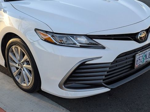 Used 2022 Toyota Camry LE image 23