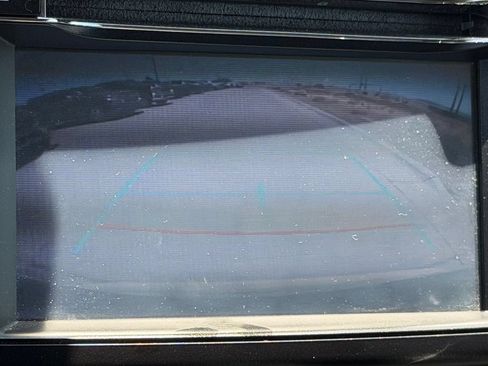 Used 2018 Toyota RAV4 LE FWD image 19