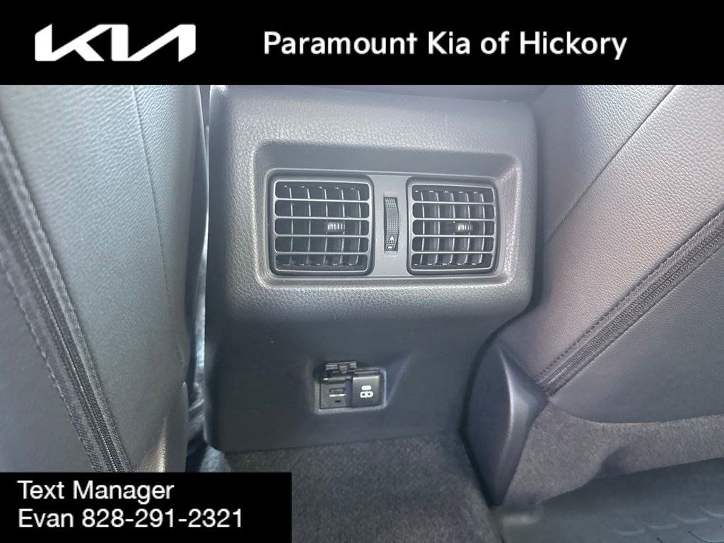 Used 2025 Toyota Camry SE FWD image 15