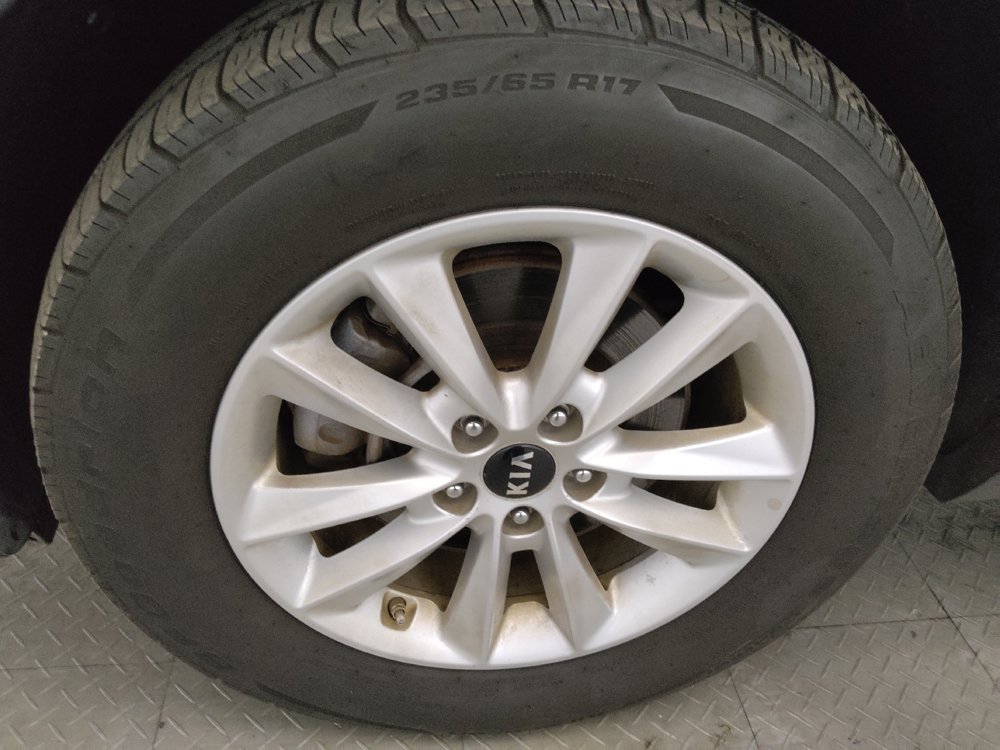 Used 2019 Kia Sorento AWD V6 image 31