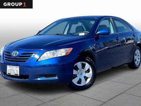 Used 2009 Toyota Camry LE image 1