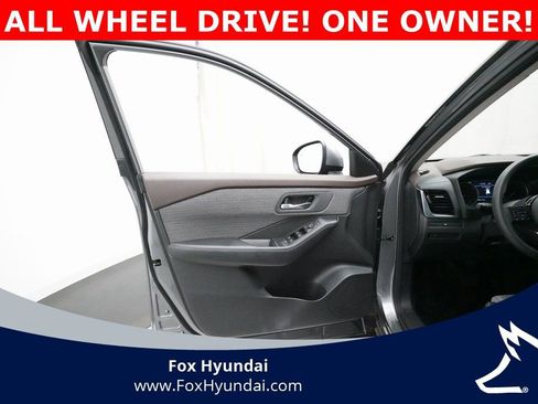 Used 2021 Nissan Rogue SV image 27