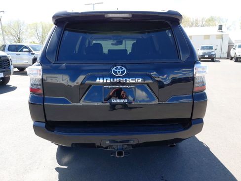 Certified 2022 Toyota 4Runner SR5 Premium AWD/4WD image 4