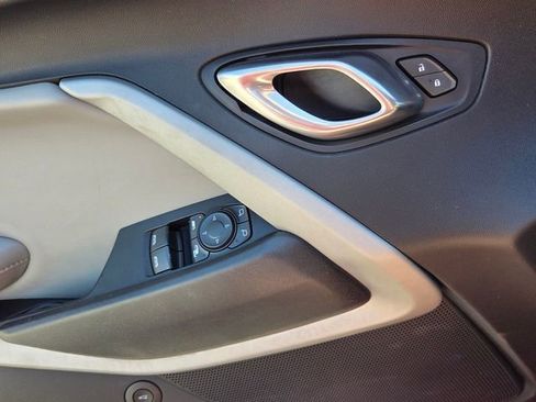 Used 2020 Chevrolet Camaro LT image 31