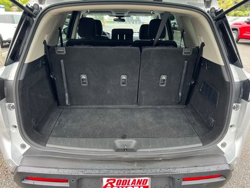 Used 2024 Nissan Pathfinder S AWD/4WD image 16