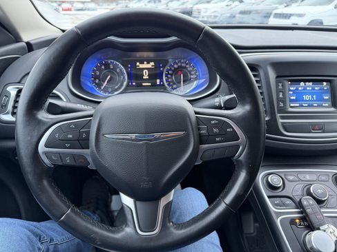 Used 2015 Chrysler 200 Limited w/ Convenience Group image 12