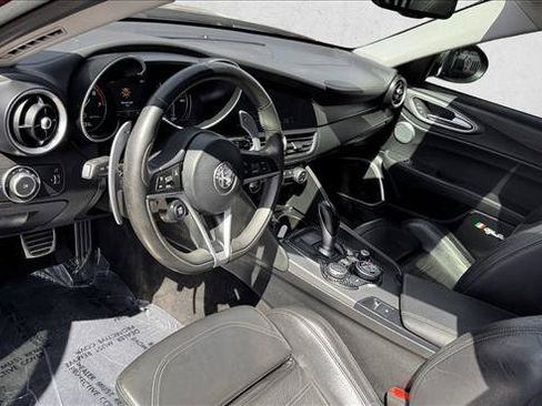 Used 2018 Alfa Romeo Giulia Ti Sport w/ Quick Order Package 22S Sport AWD/4WD image 12