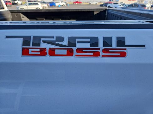 Used 2022 Chevrolet Silverado 1500 LT Trail Boss w/ Convenience Package II image 24