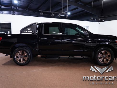 Used 2024 Nissan Titan SV w/ SV Bronze Edition Package AWD/4WD image 8
