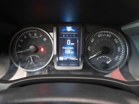 Used 2021 Toyota Tacoma TRD Sport AWD/4WD image 16