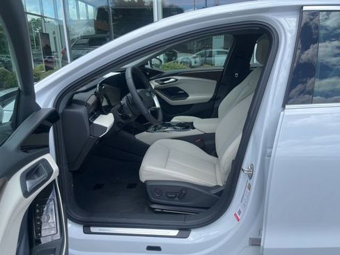 New 2025 Audi A6 e-tron Premium Plus image 23