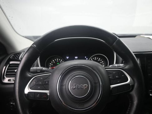 Used 2018 Jeep Compass Limited AWD/4WD image 12