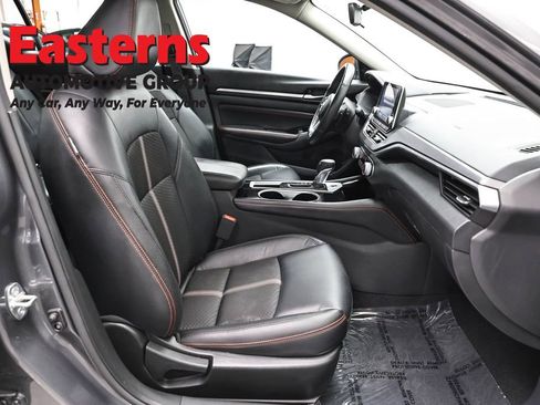 Used 2023 Nissan Altima 2.5 SR FWD image 24