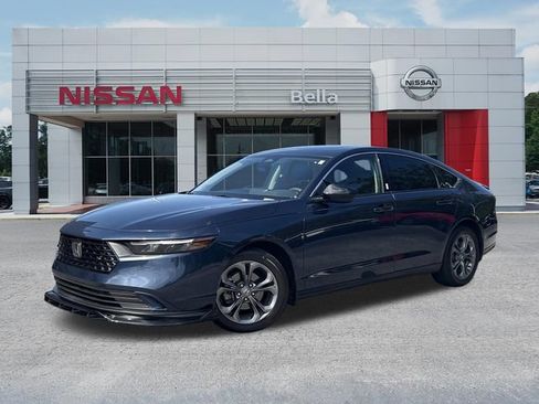 Used 2023 Honda Accord EX image 1
