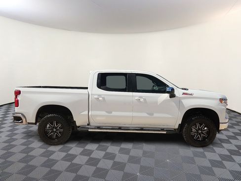Used 2025 Chevrolet Silverado 1500 LT AWD/4WD image 5