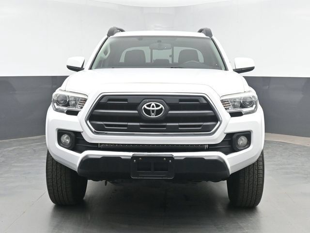 Used 2017 Toyota Tacoma SR5 w/ Tow Package AWD/4WD image 3